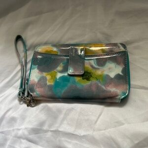 New Directions Zipper Floral Wristlet Teal/Yellow Patent Leather Preowned